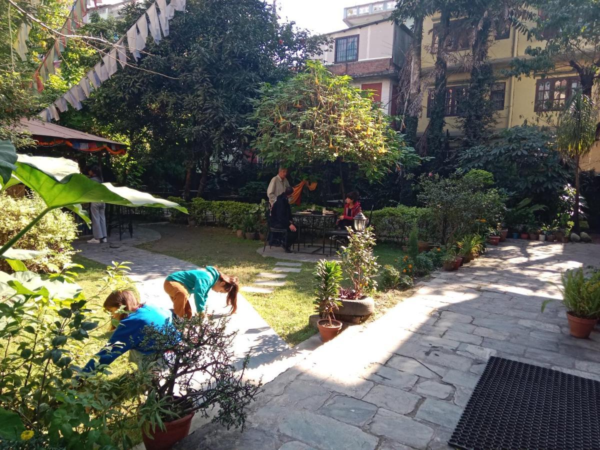 Hotel Lotus Garden Katmandú Exterior foto